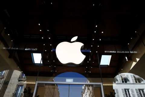 Apple makes historical past as first $3 trillion firm amid tech inventory surge By Reuters