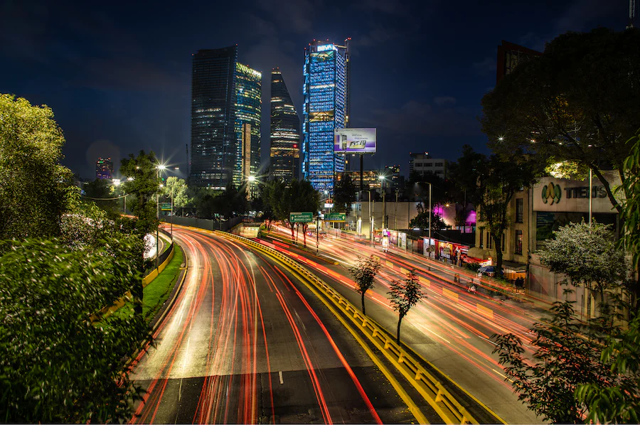 La banca en México reporta mejoría económica en empresas y hogares: Banxico - QUÉ BANCO